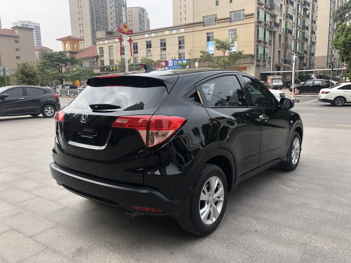 初代小米SU7彻底停产！小米汽车：准备了至少10年以上的备件保障能力
