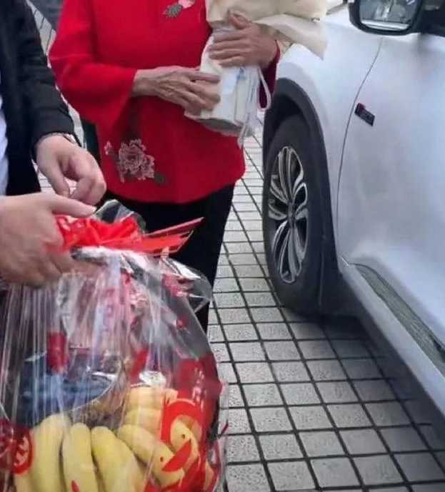 车企“开卷”春节营销