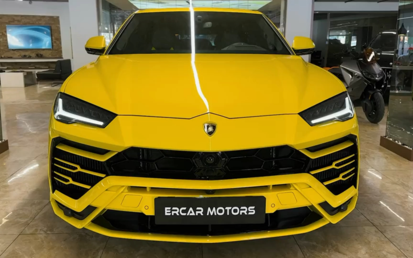 2023Urus优惠5.4万 仅294万可入手