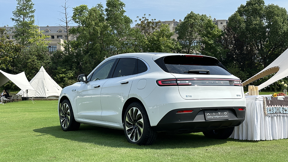 小鹏X9增程版谍照 有望降低X9起售价格 纯电续航430km？