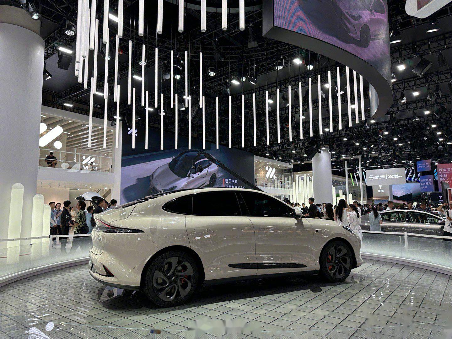 新款智己LS6剧院版正式上市，限时权益价售21.99万起！
