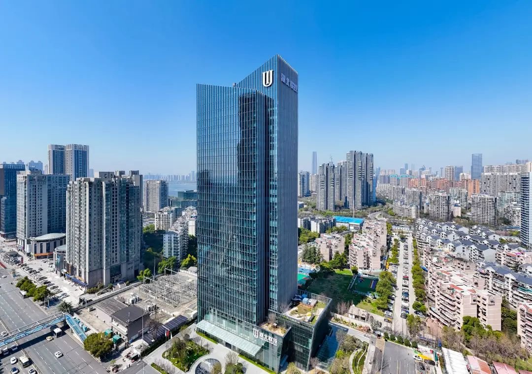 麦格纳亮相 2025 IAA 展现安全、智能、绿色出行愿景