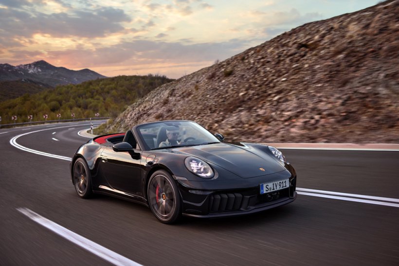 倍耐力轮胎搭载于保时捷911 GTS：首款采用混合动力系统的车型