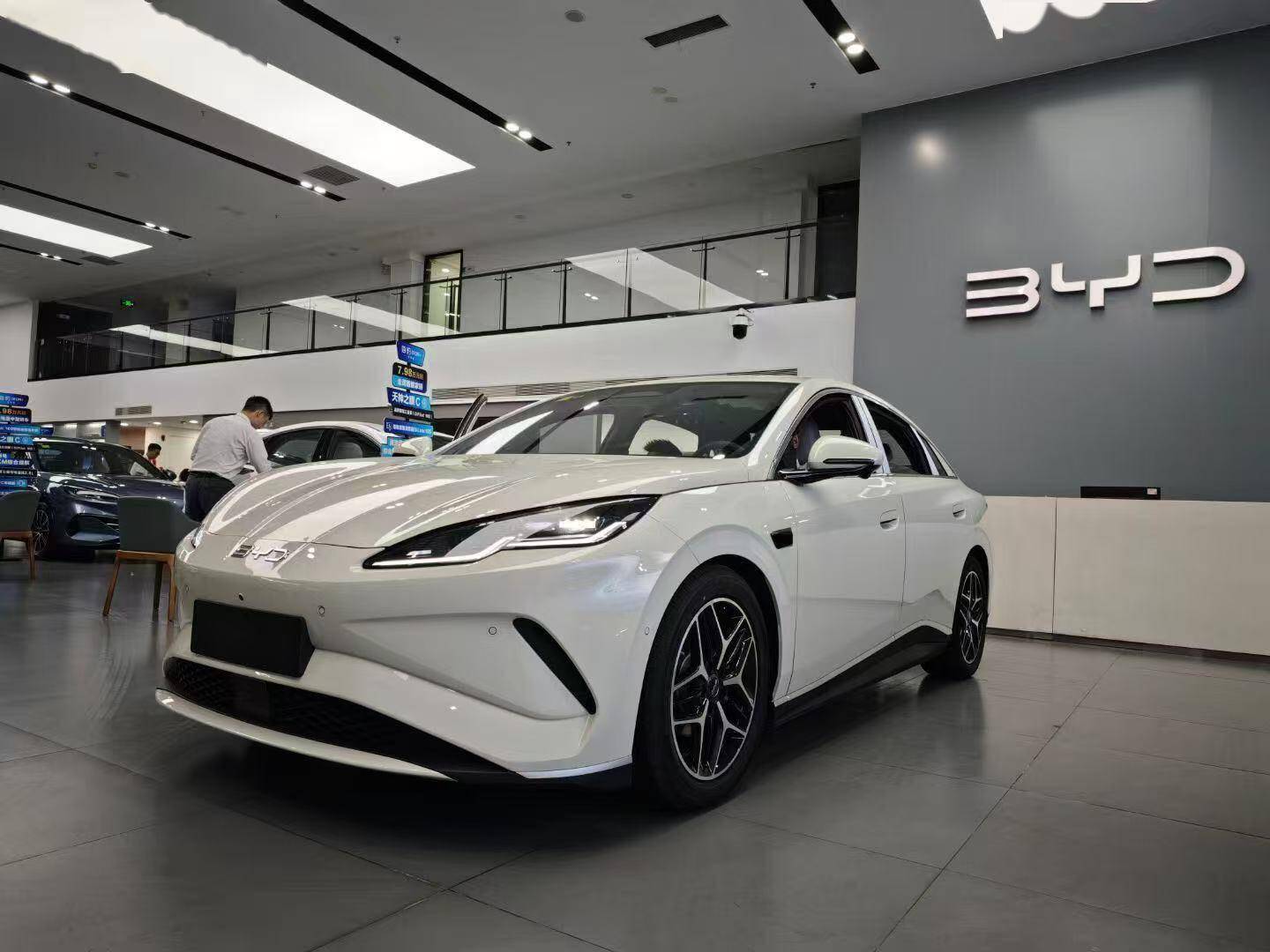 首选顶配?比亚迪海豹06 EV 三款配置该如何选